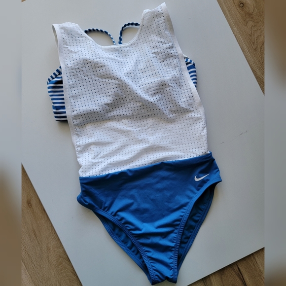 Nike layered one piece swimsuit - Picture 4 of 8